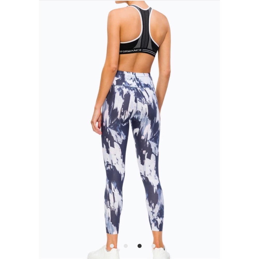 New! Calvin Klein High Waist Legging - Picture 2 of 12